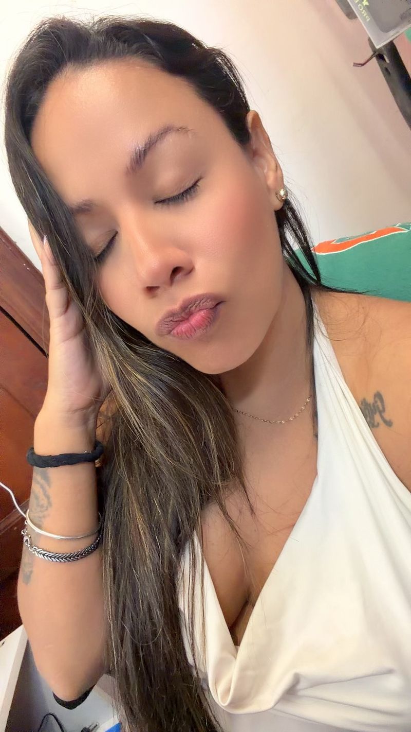 Gabriela, 39