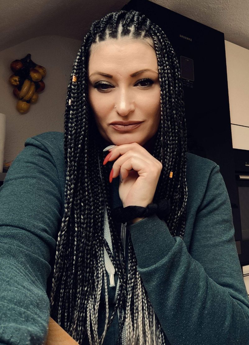 Виктория, 39