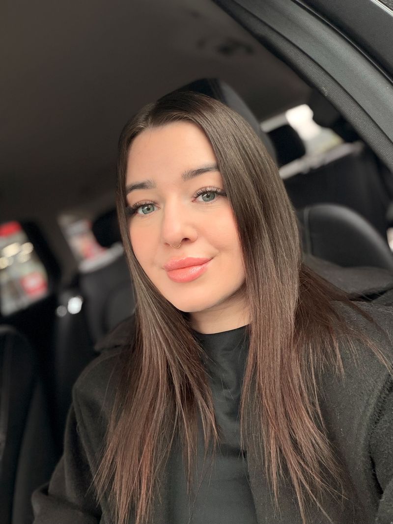 Agata, 26