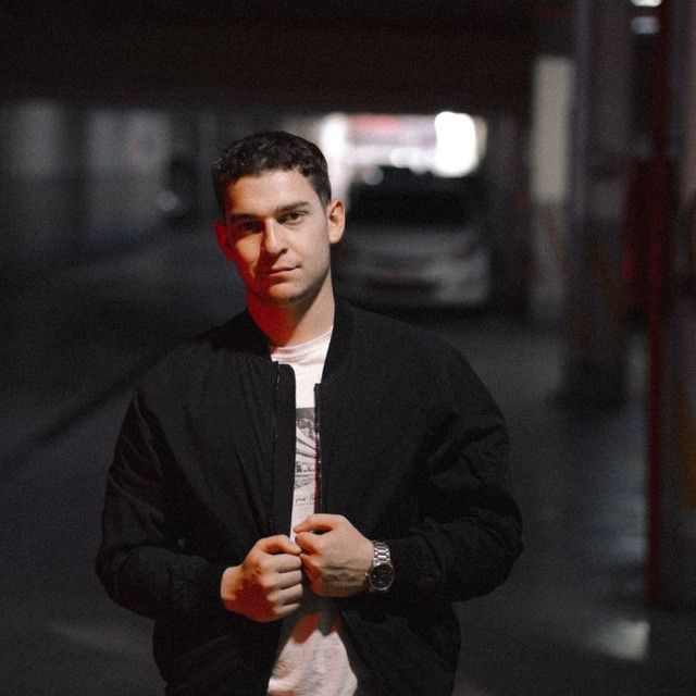 Narek, 23