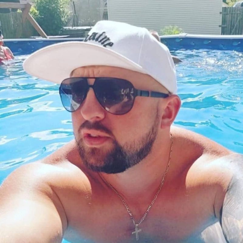 Tomasz, 42