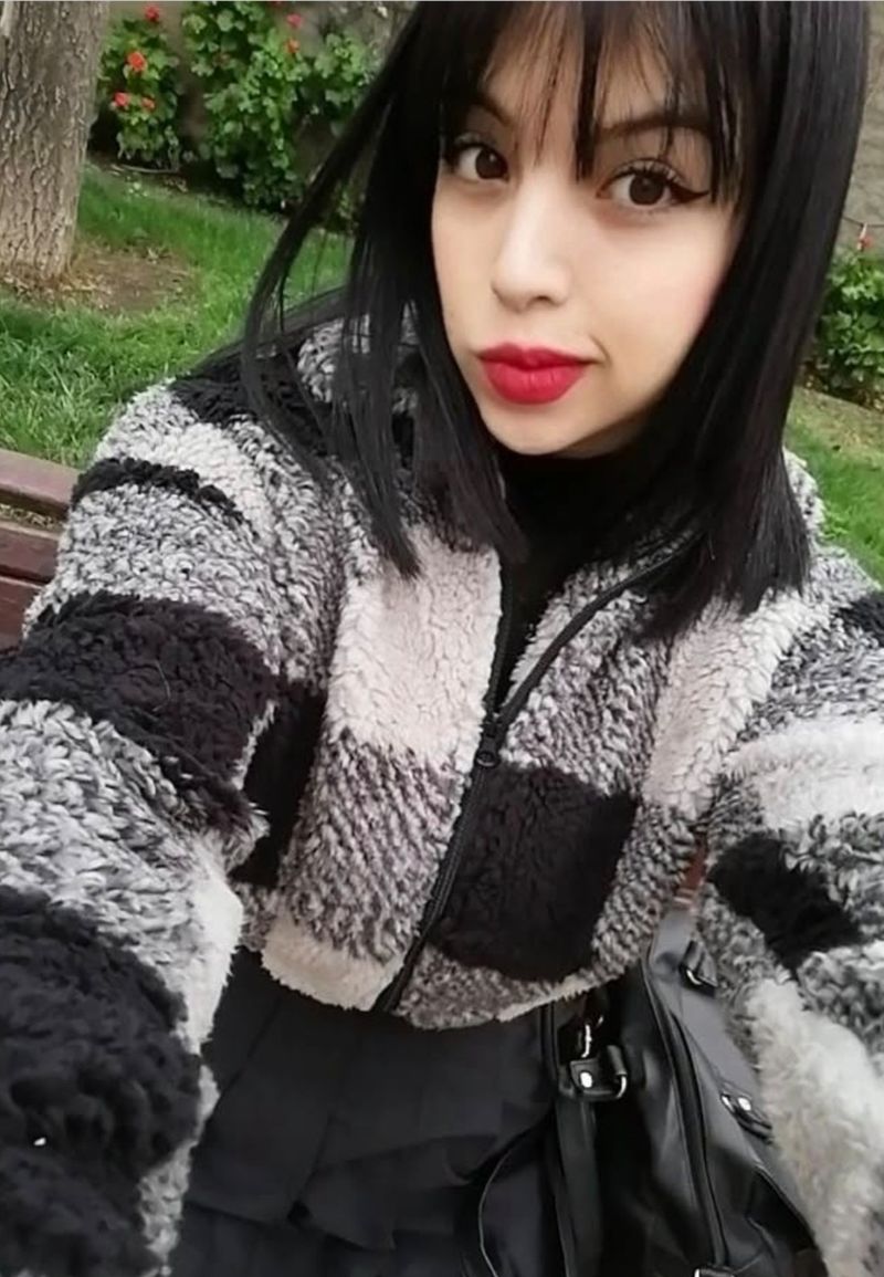 Ela, 25