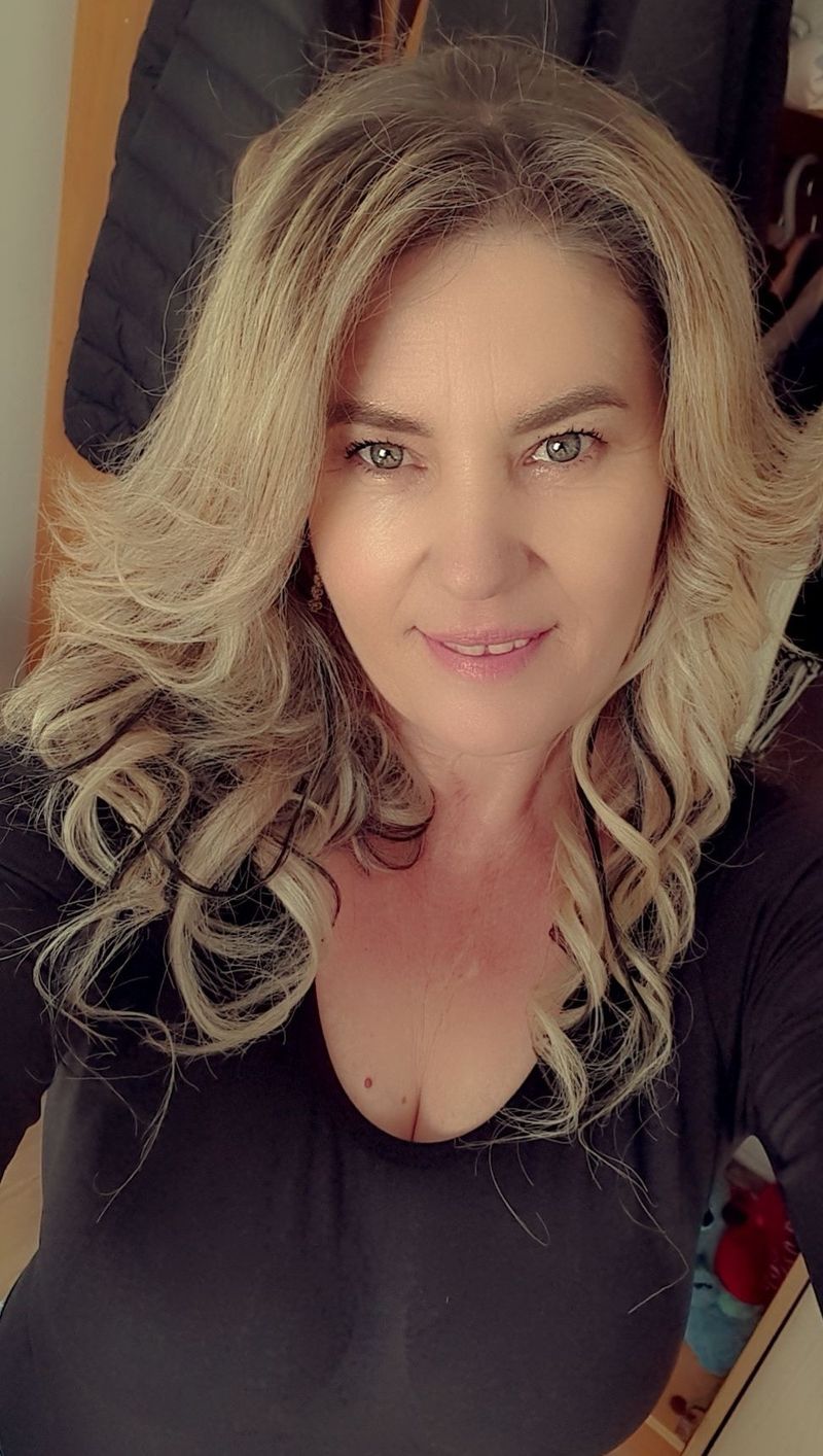 Cristina, 45