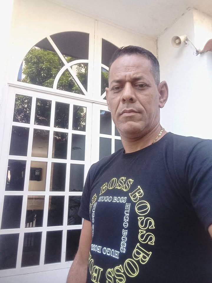 Edinson, 51