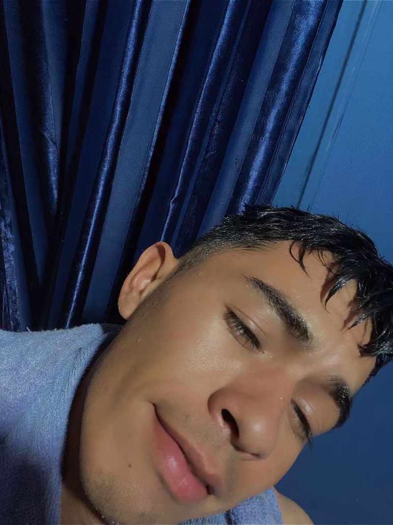 Daniel, 23