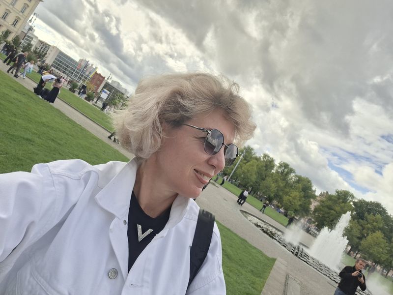 Veronika, 48