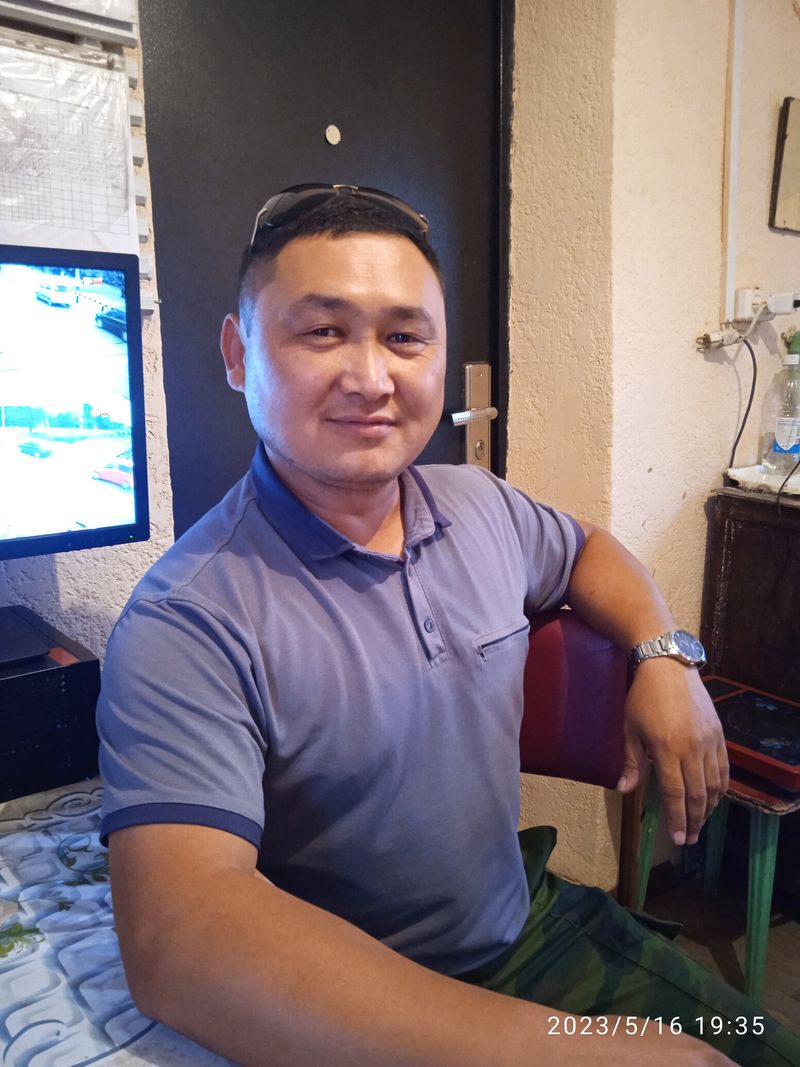 Azamat, 39