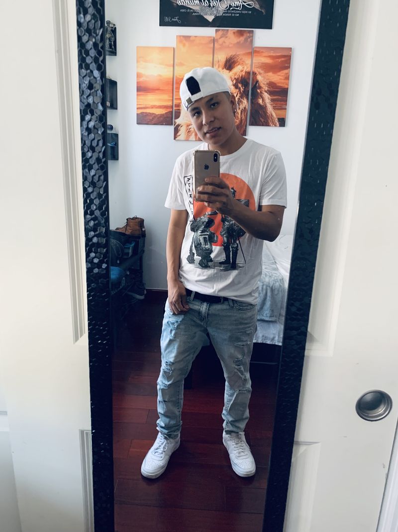 Tomas, 27