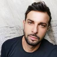 Alberto, 38