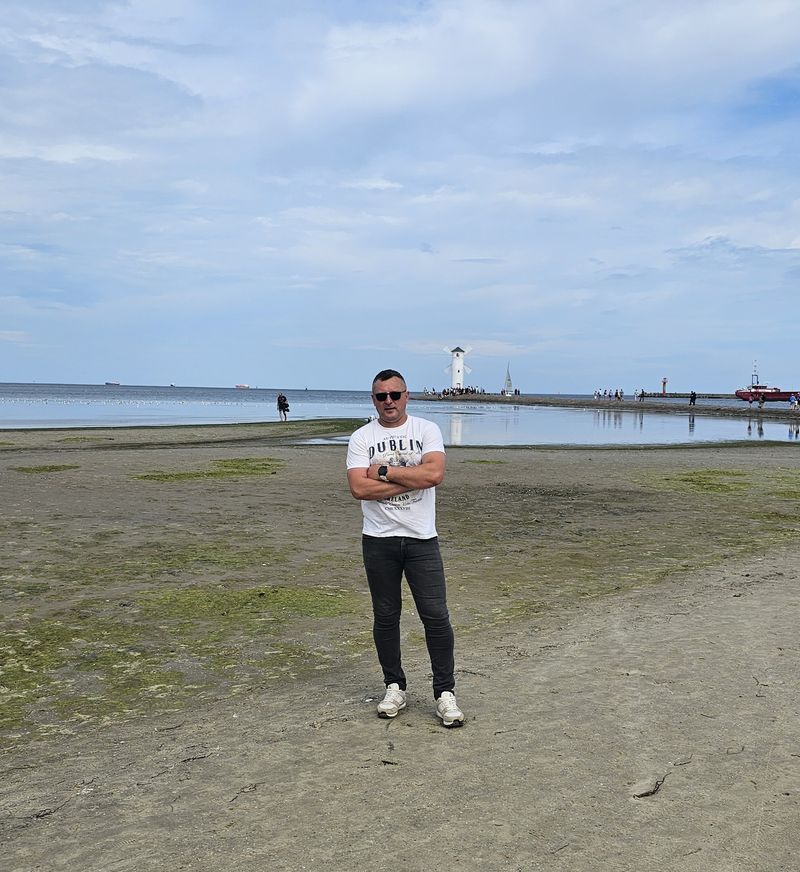 Pawel, 47