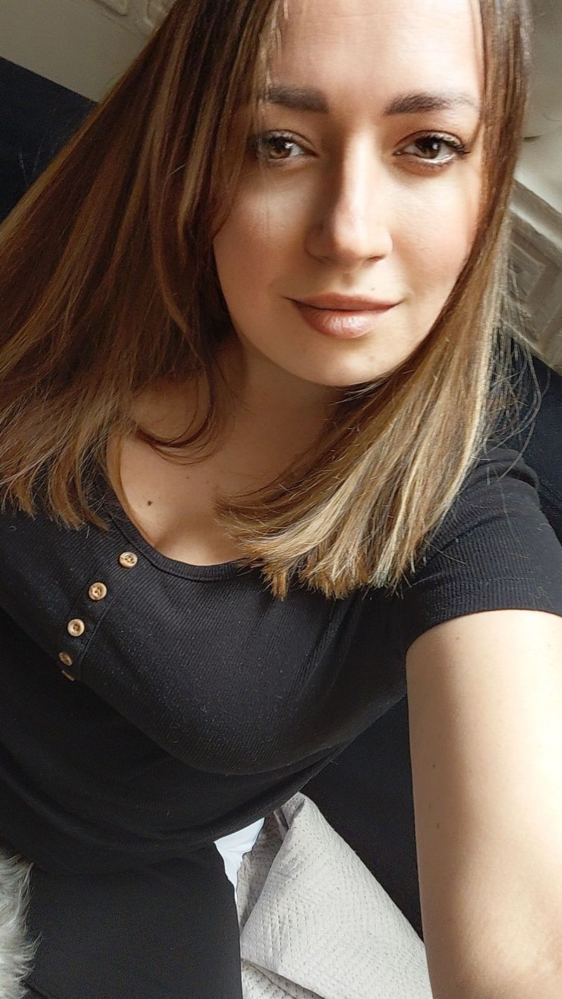 Paula, 38