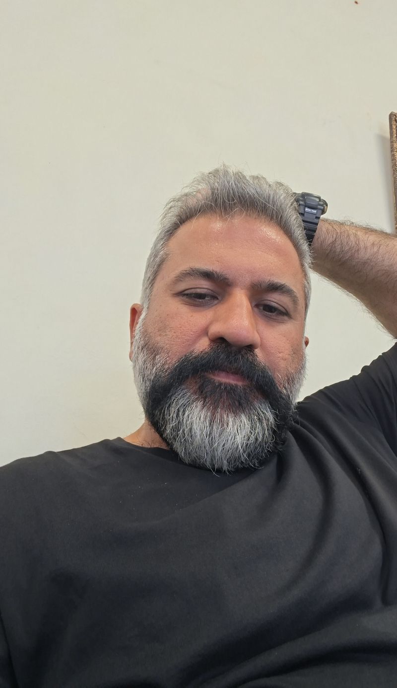 Tam, 43
