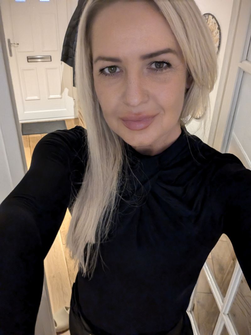 Anna, 45