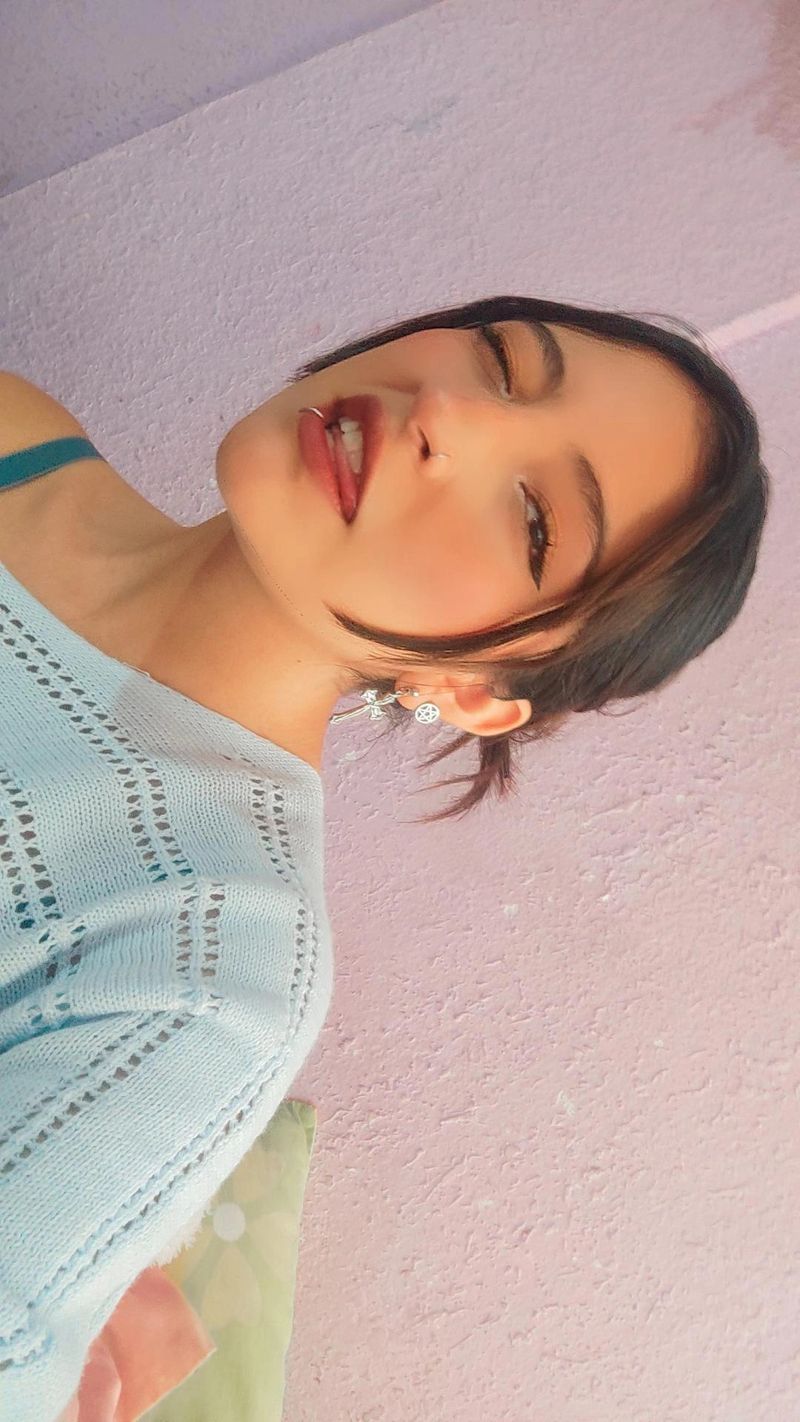Alessandra, 21