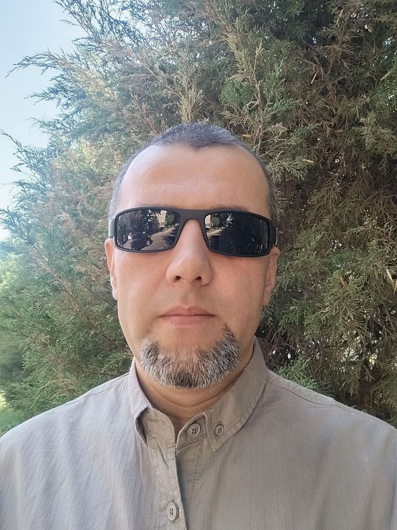 Неженатый Рэй, 48
