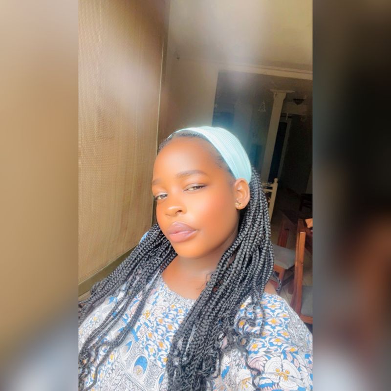 Glo, 23