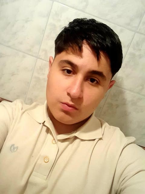 Arturo, 18
