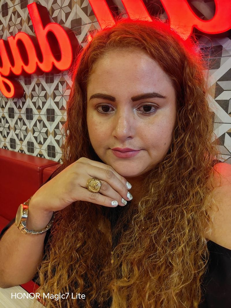 Vicky, 50