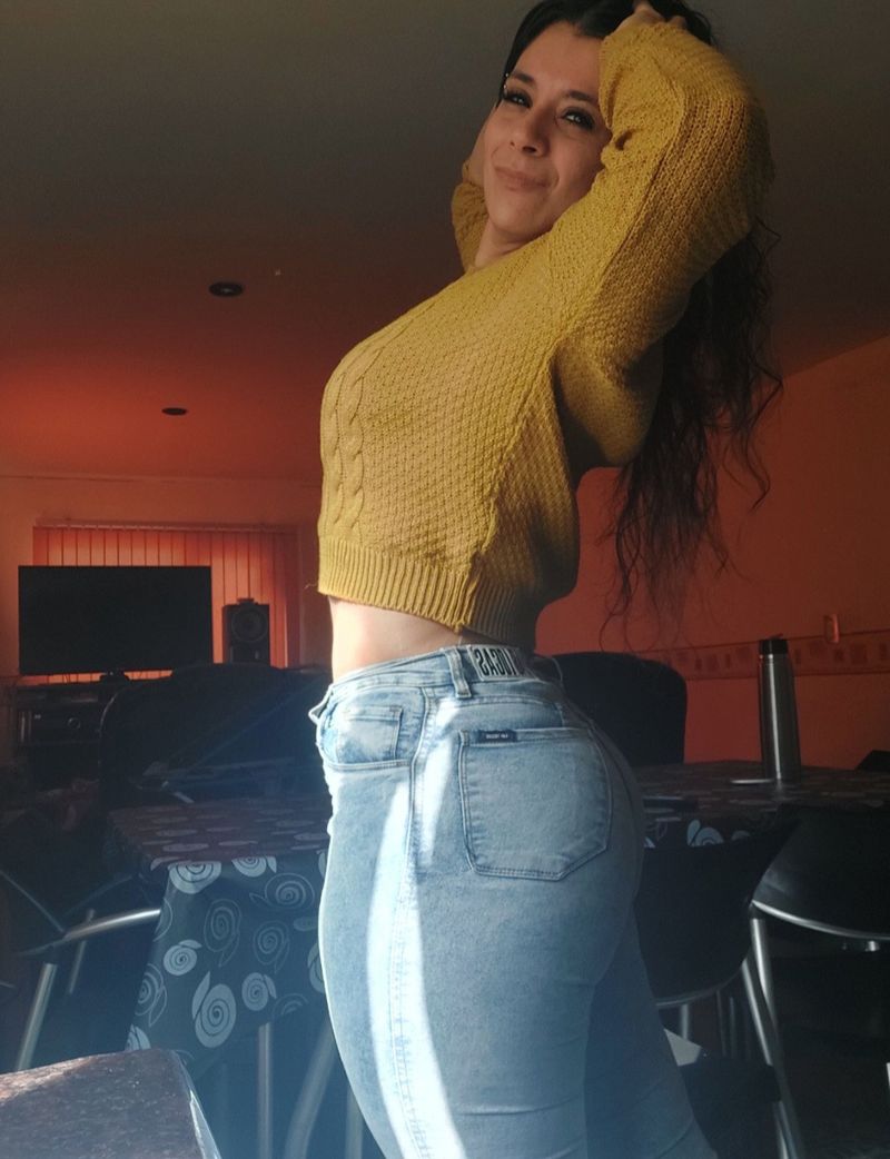 Fernanda, 41