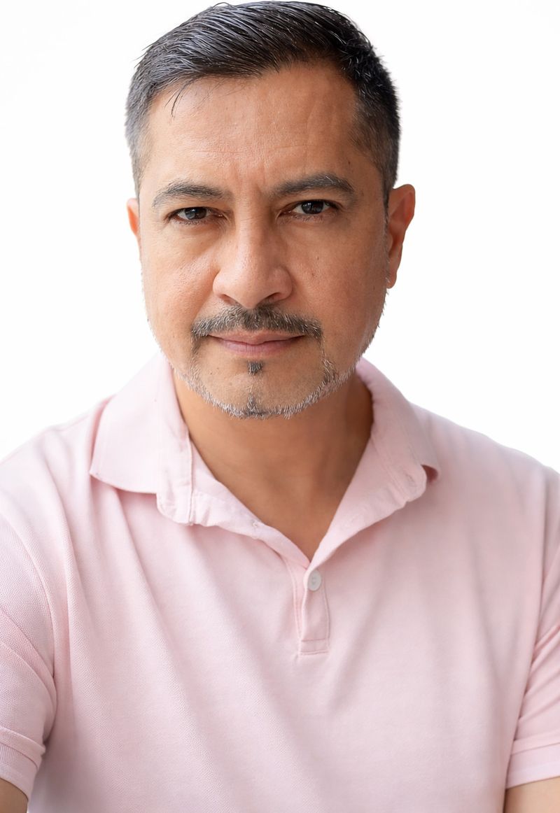 Javier, 50