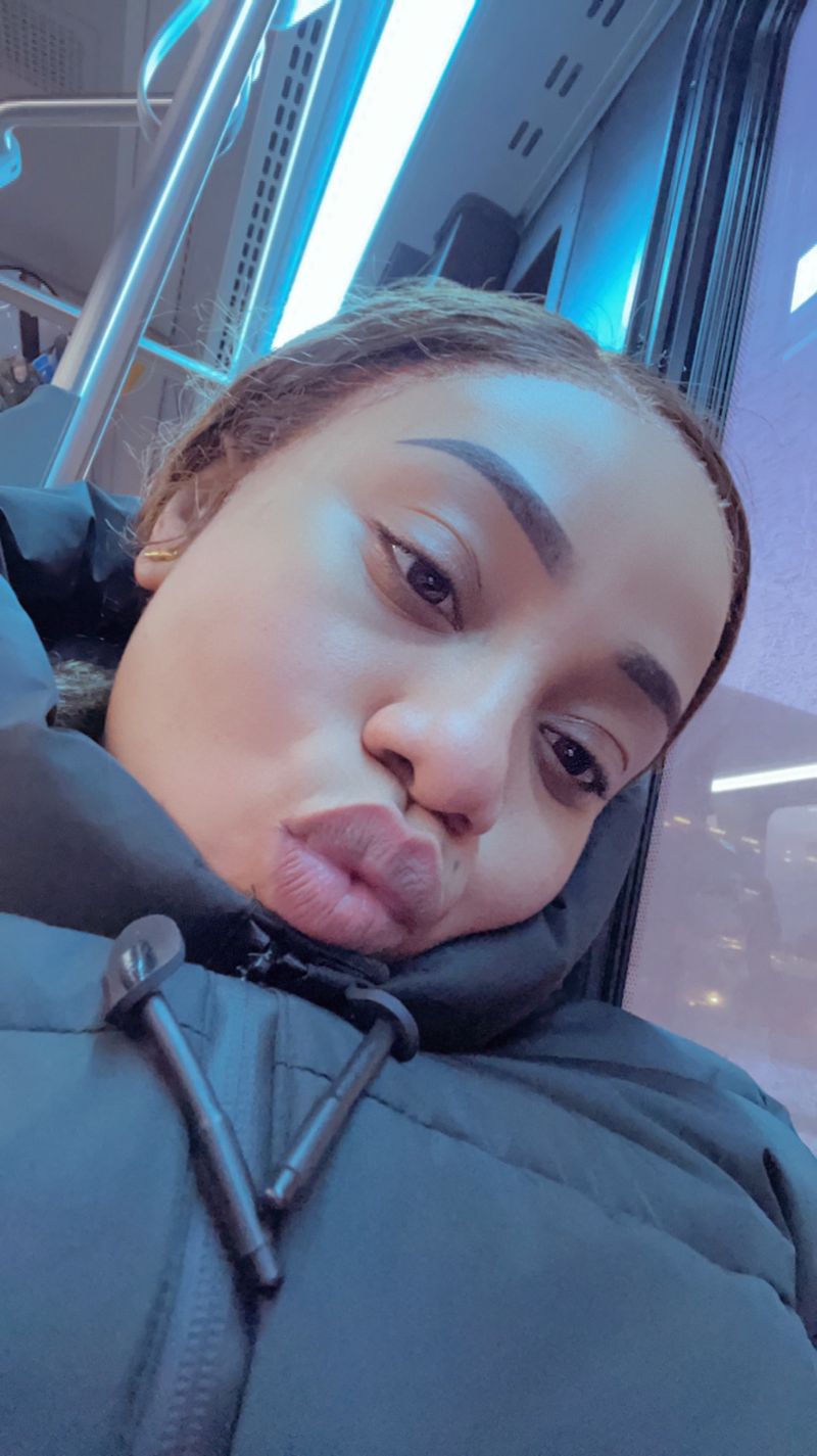 Sisi, 32