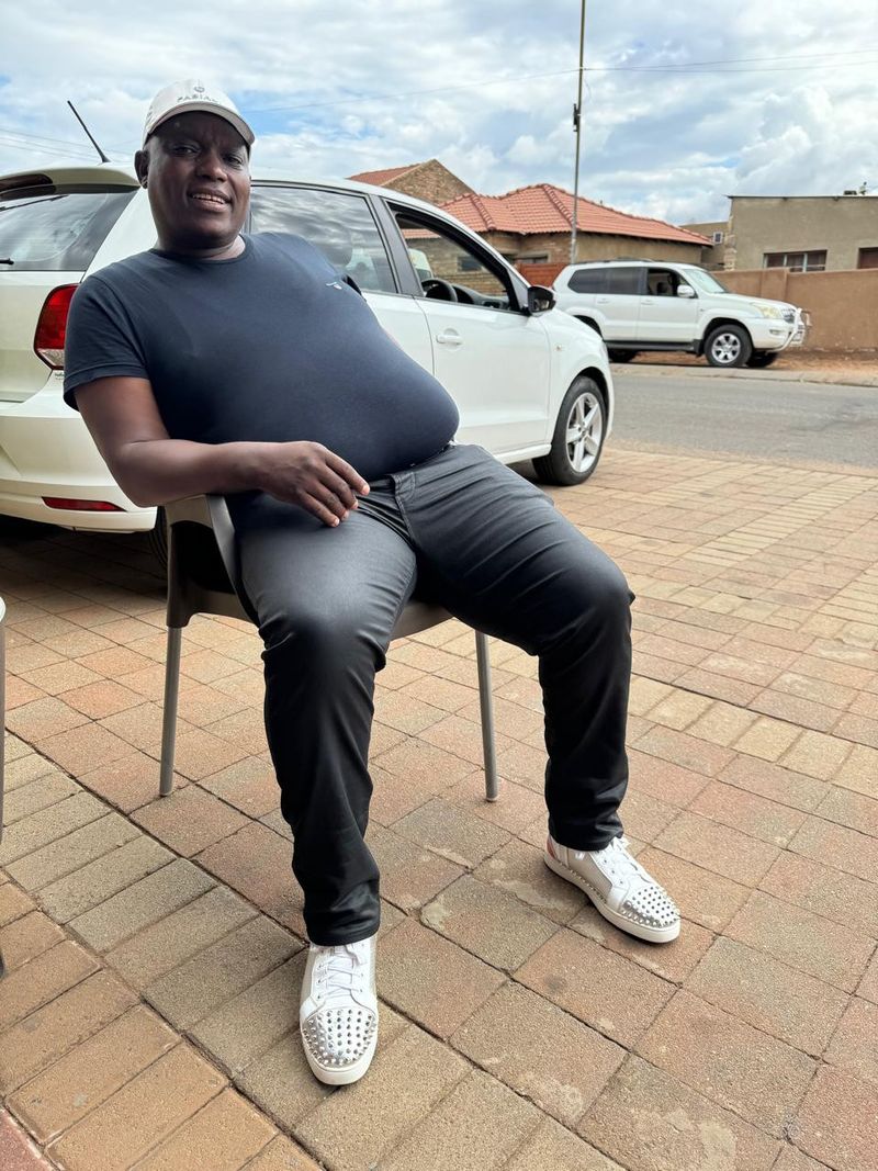 Tshepiso, 44