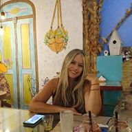 Claudia, 51