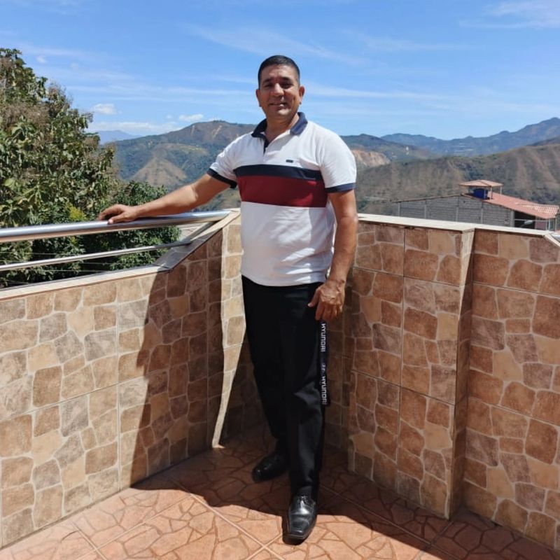 Byron López, 52