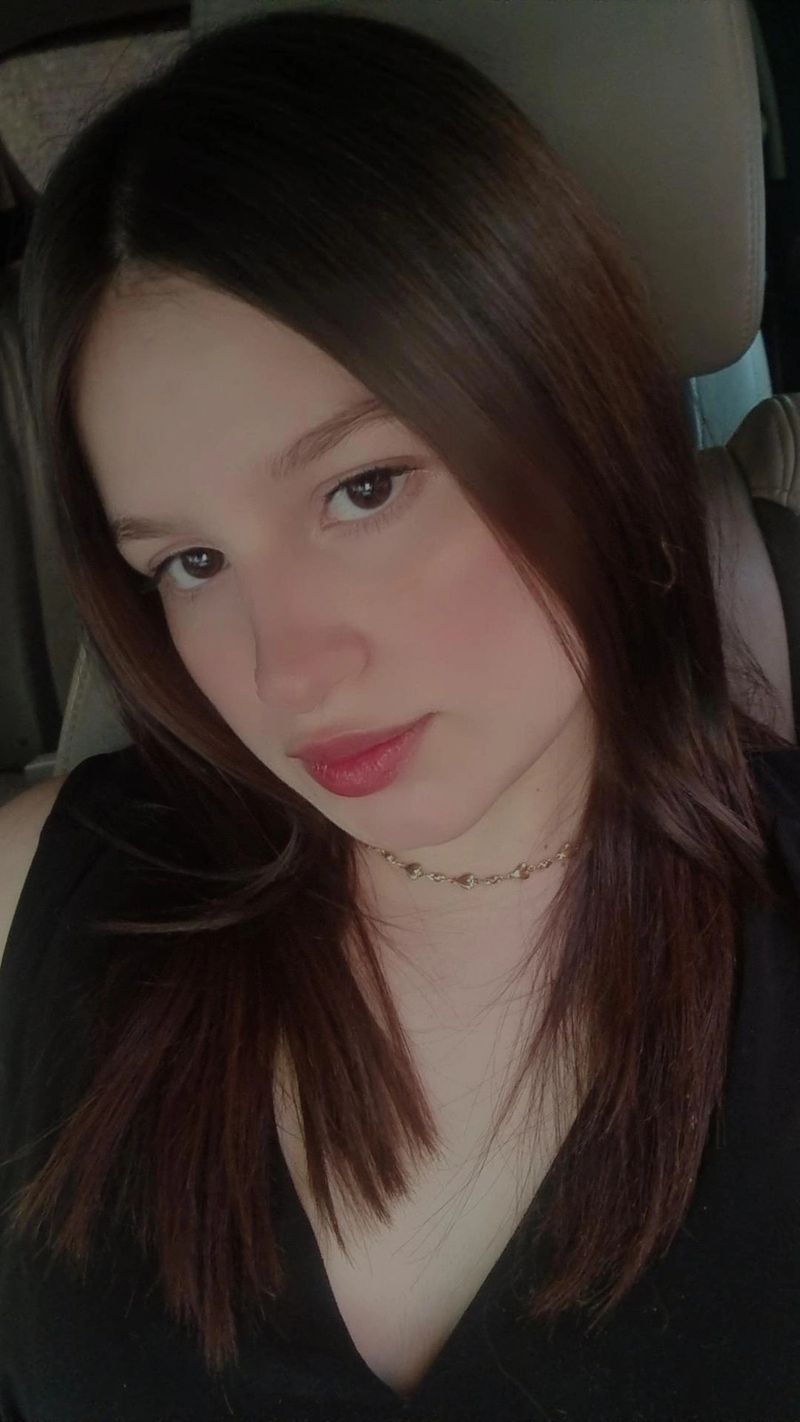 Nataly, 19