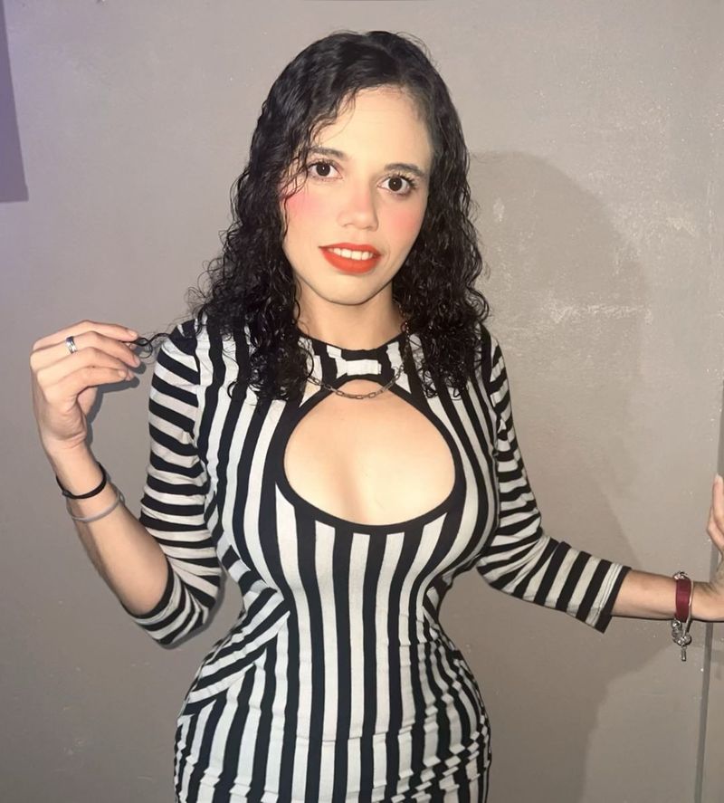 Isabela, 25