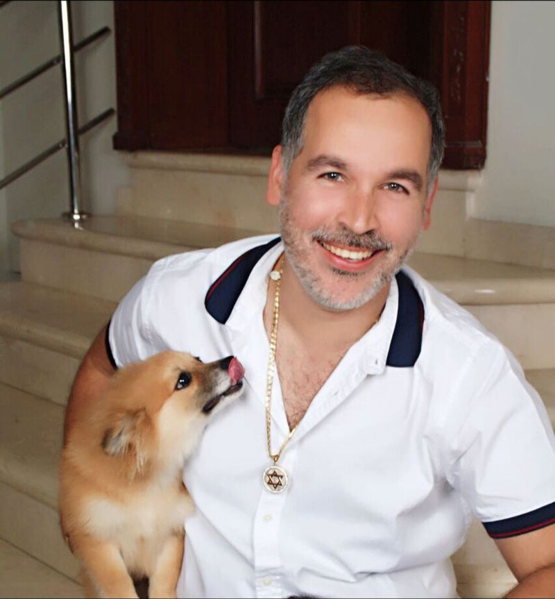 Andres, 44
