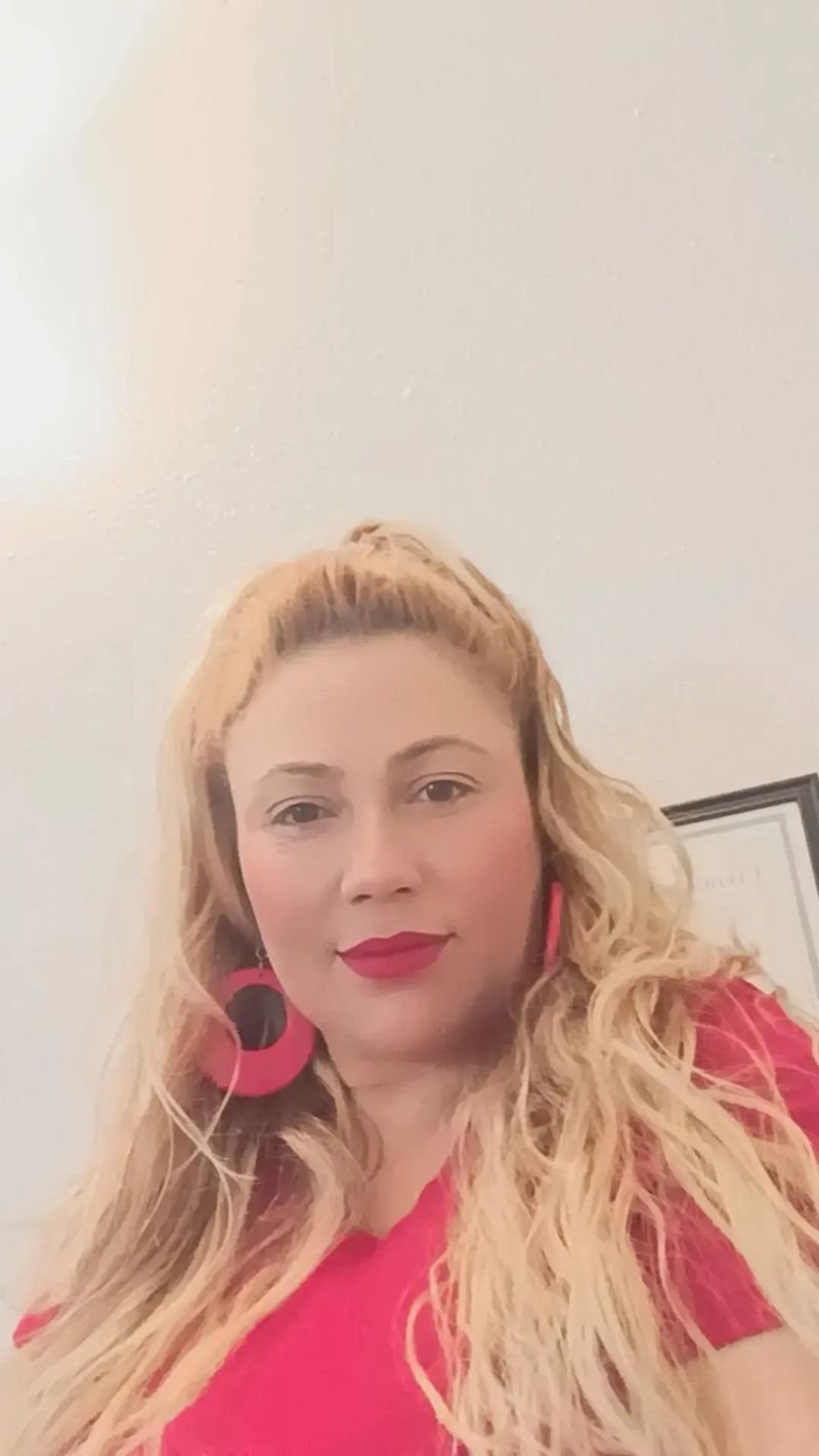 Zuly, 47