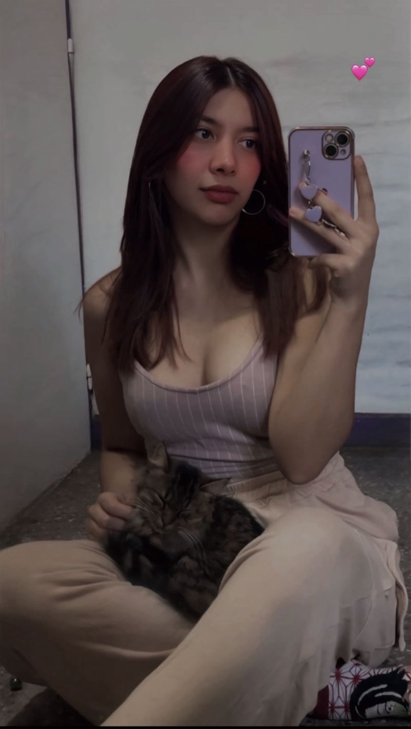 Cathy, 23