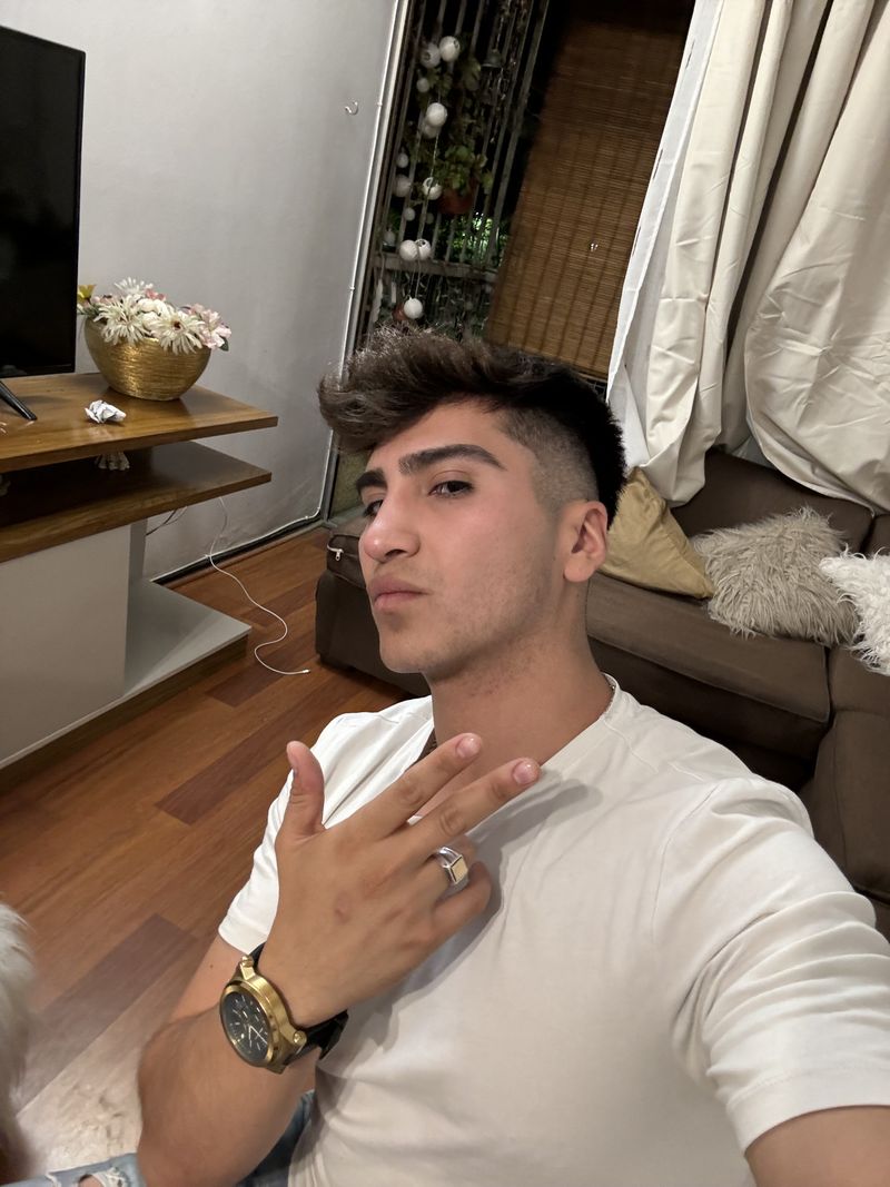 Matias, 26