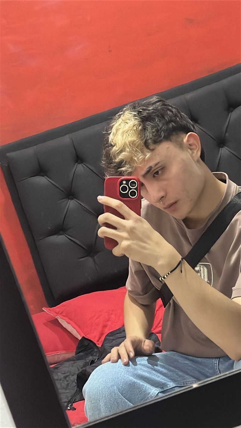 Yair, 18