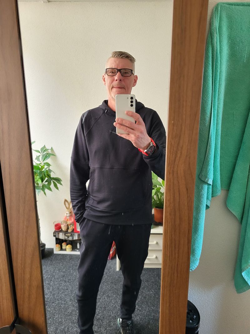 Pawel, 52