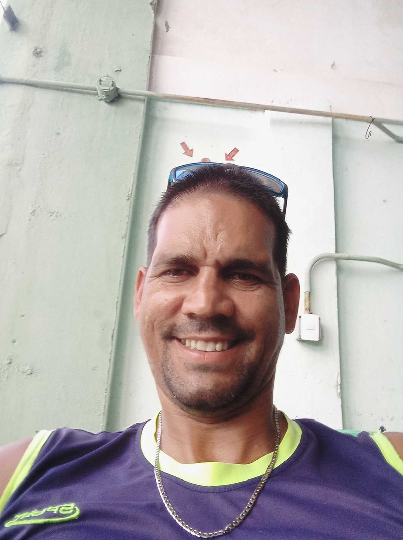 Yoan, 43