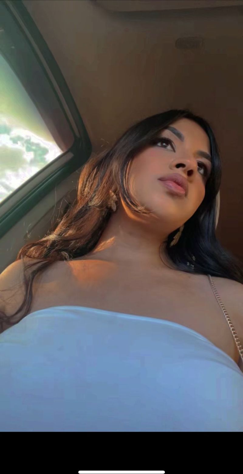 Clarisa, 33