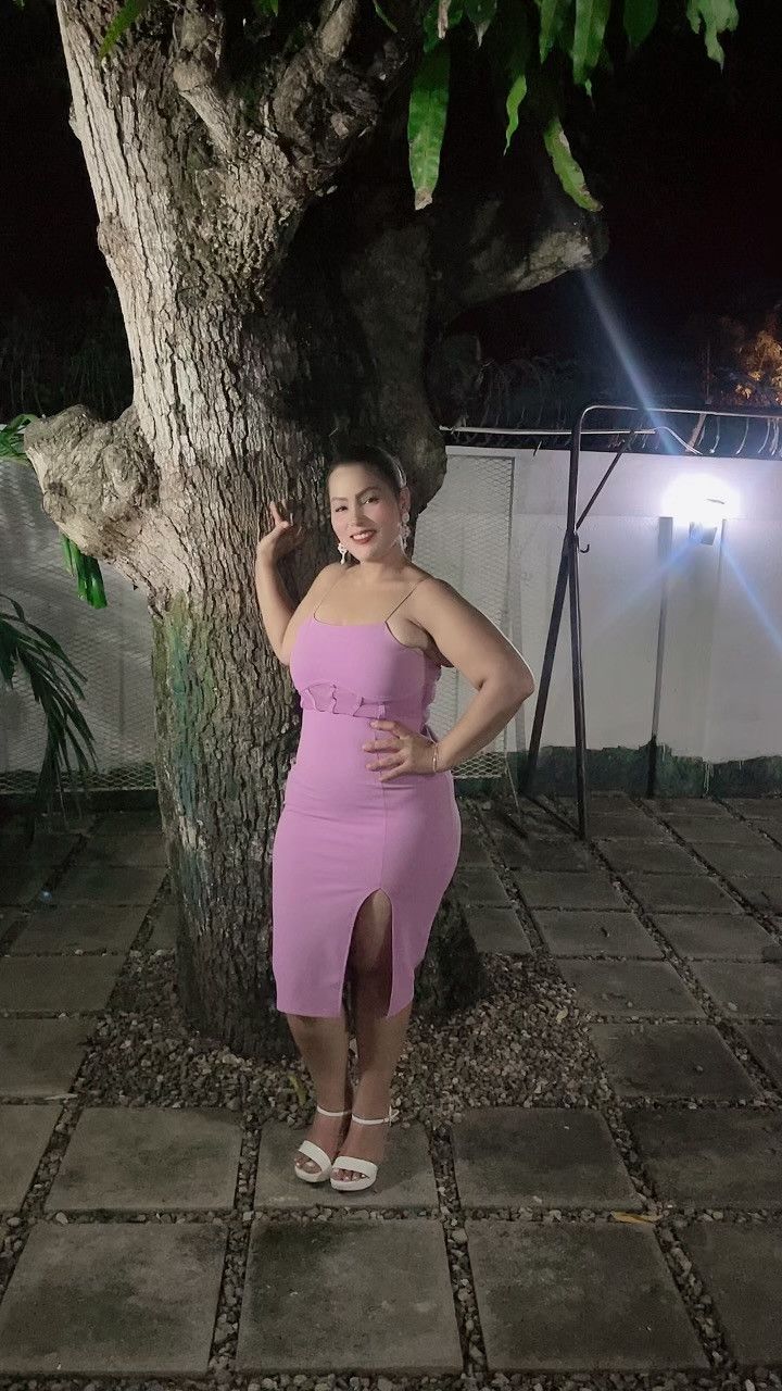 Alexandra, 41