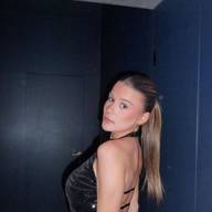 Nuria, 18
