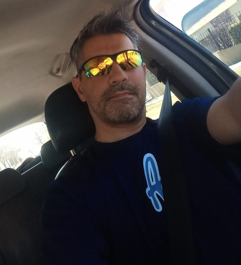 Seb, 44