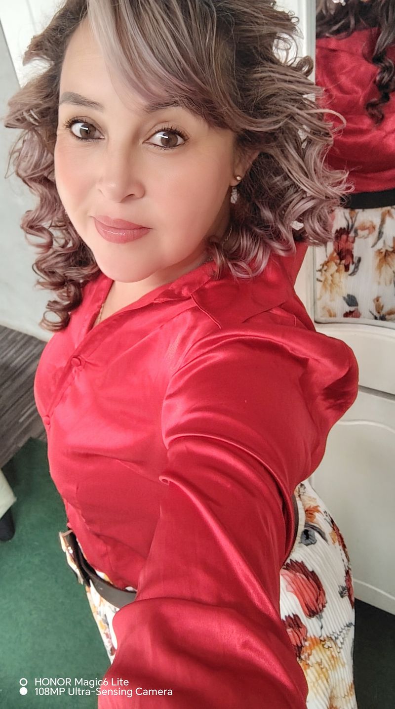 Lidia, 44