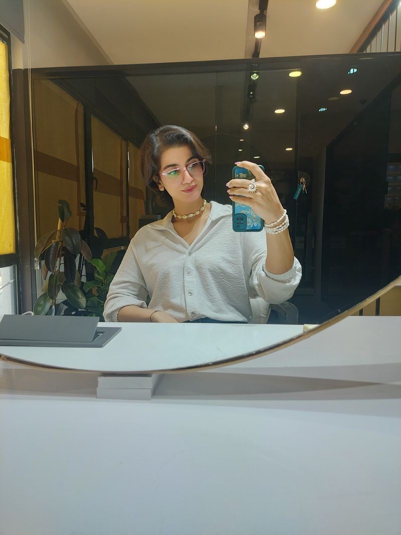 Melika, 26