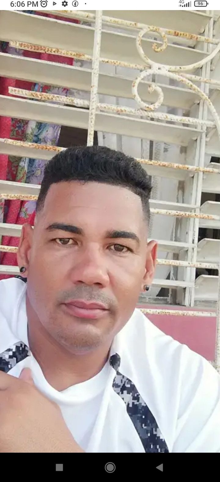Yusivian, 41