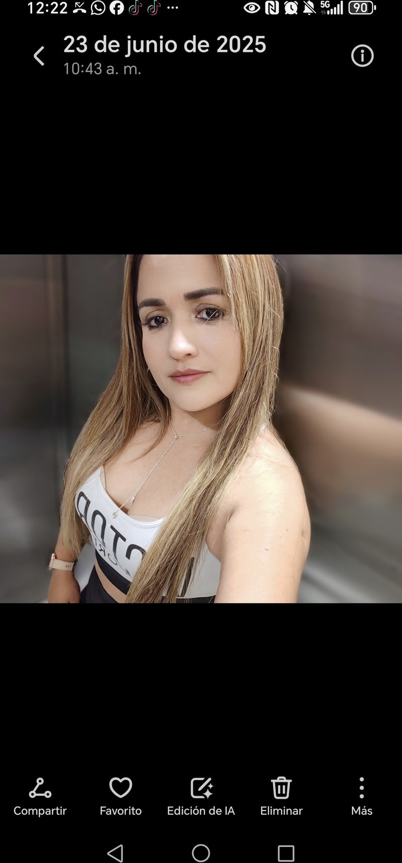 Erika, 38