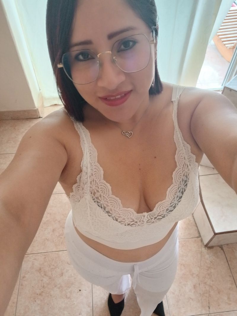 Lili, 32