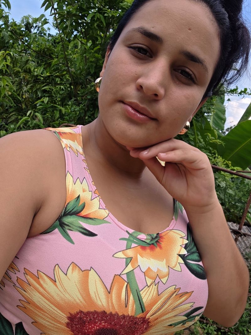 Yuliet, 25