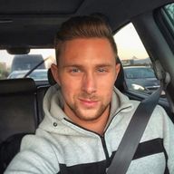 Piotrek, 32