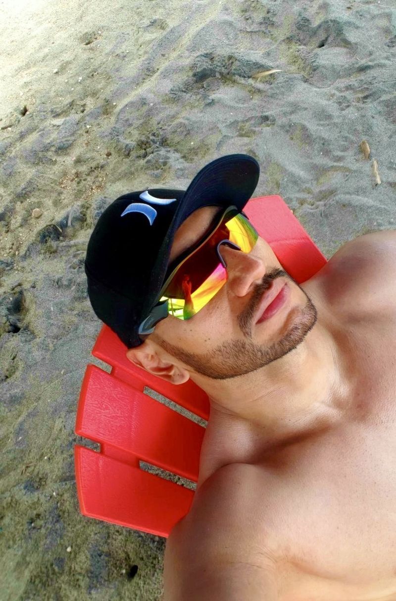 Alejandro, 41