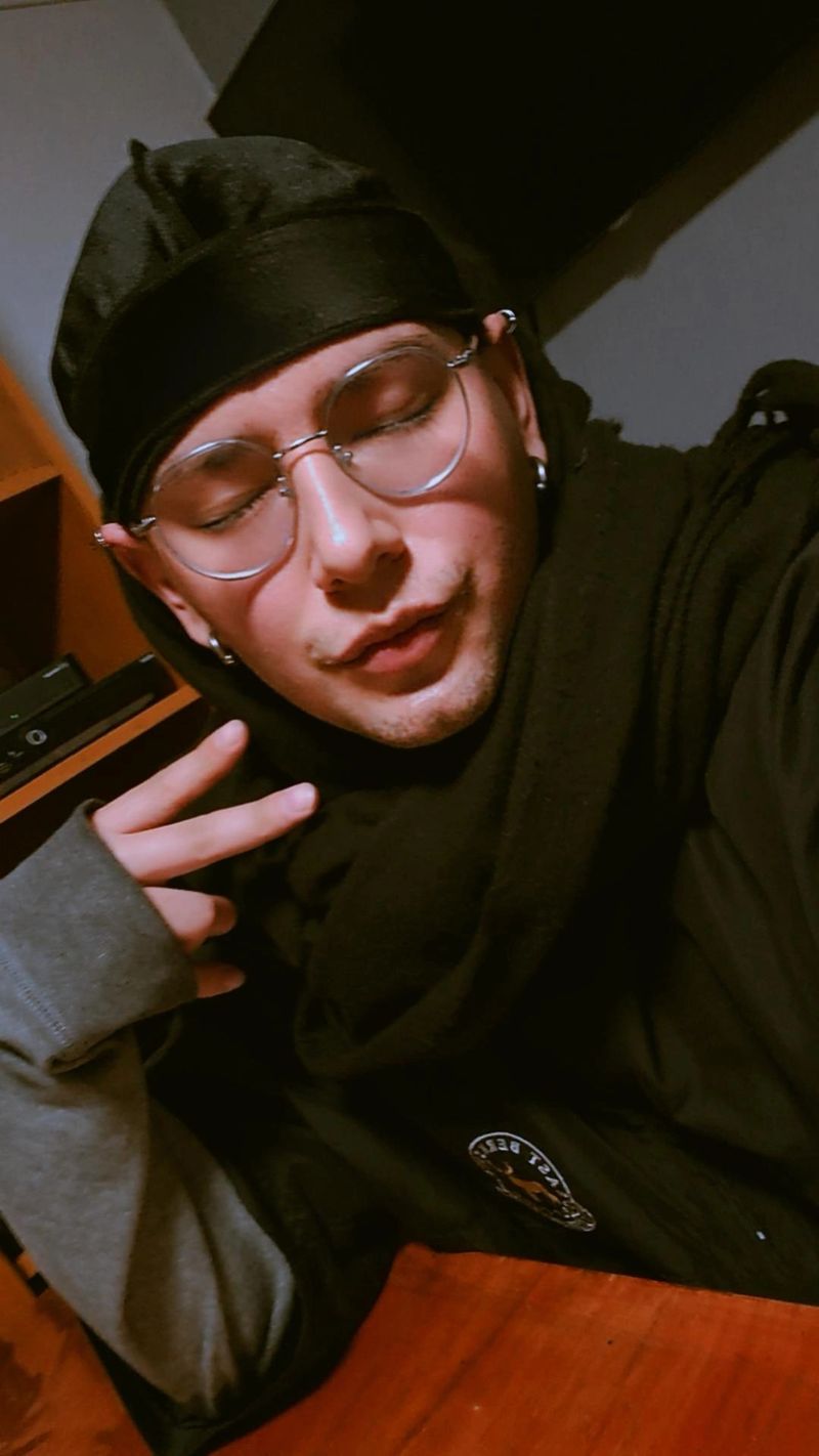 Seba, 24